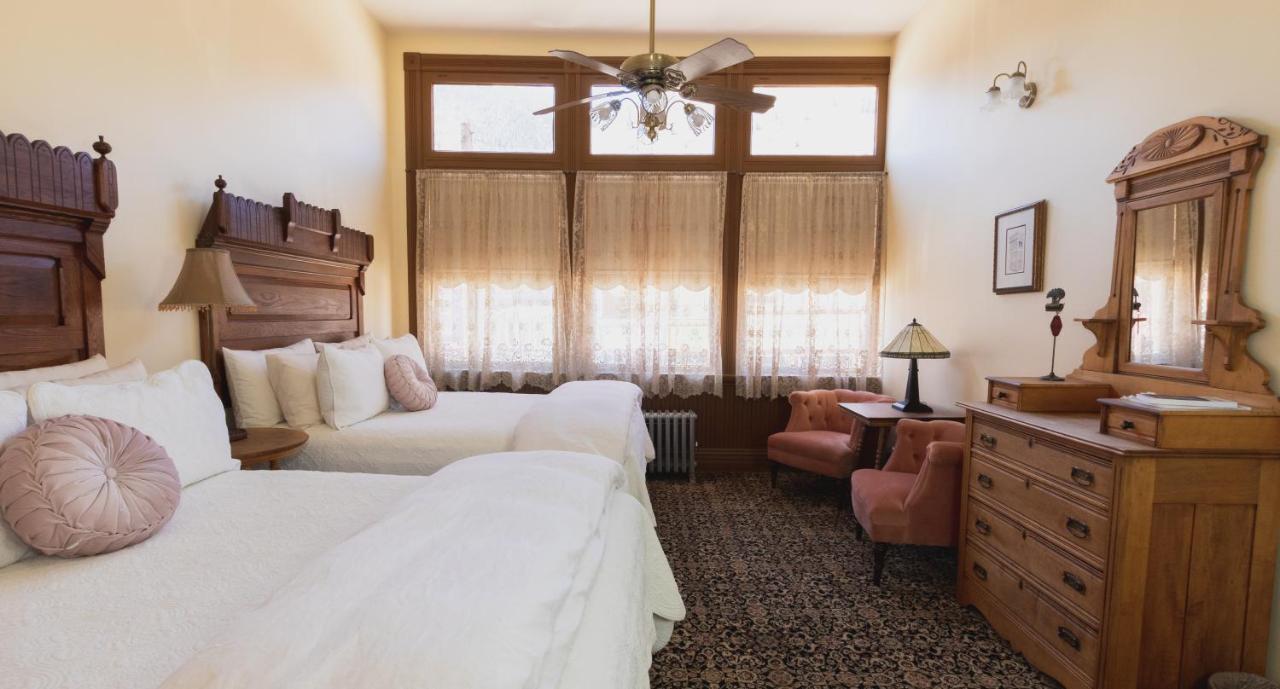 Inn Teller House